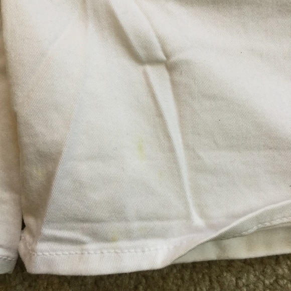 🔥 price DROP AE white shorts (stretch) - Picture 3 of 3